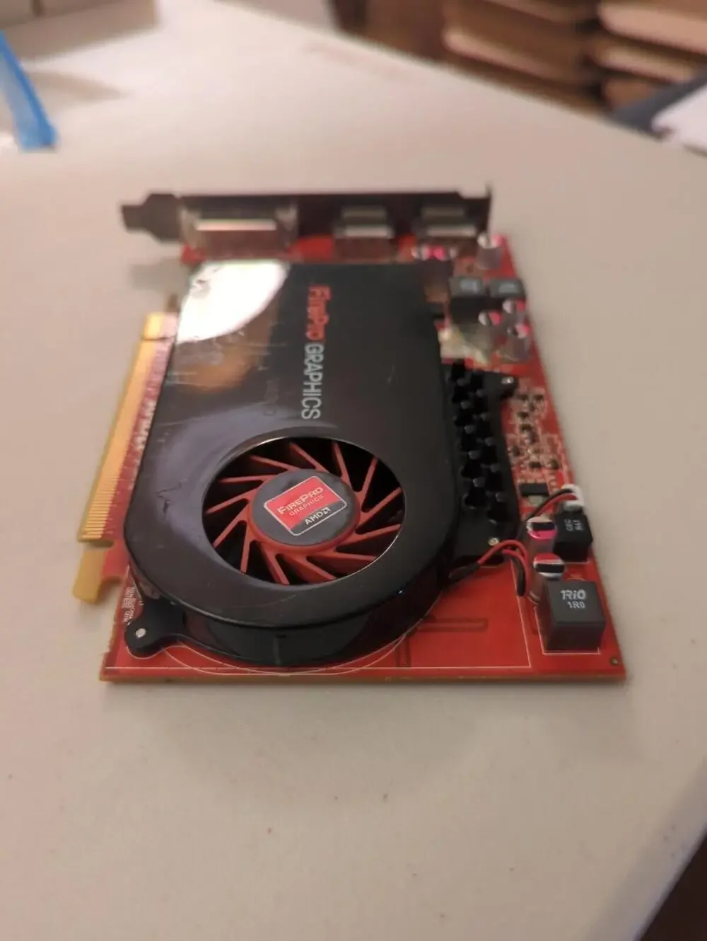 DELL AMD FirePro V4900 1 GB GDDR5 DVI Display Port Graphics Card 0C8MR2 C8MR2